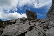 41 Proseguo sul 244 salendo sopra il Passo di Corna Piana (2160 m)